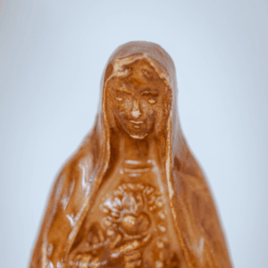 Ręcznie wykonana ceramiczna Maryjka w kolorze miedzianym