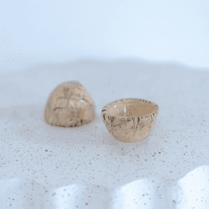 Ręcznie wykonana ceramiczna czarka, idealna do herbaty, espresso lub sake