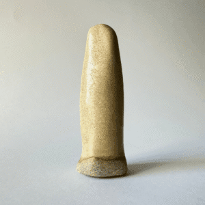 Ręcznie wykonany ceramiczny stojak na pierścionki, w kolorze beżowym, idealny akcesorium do przechowywania pierścionków
